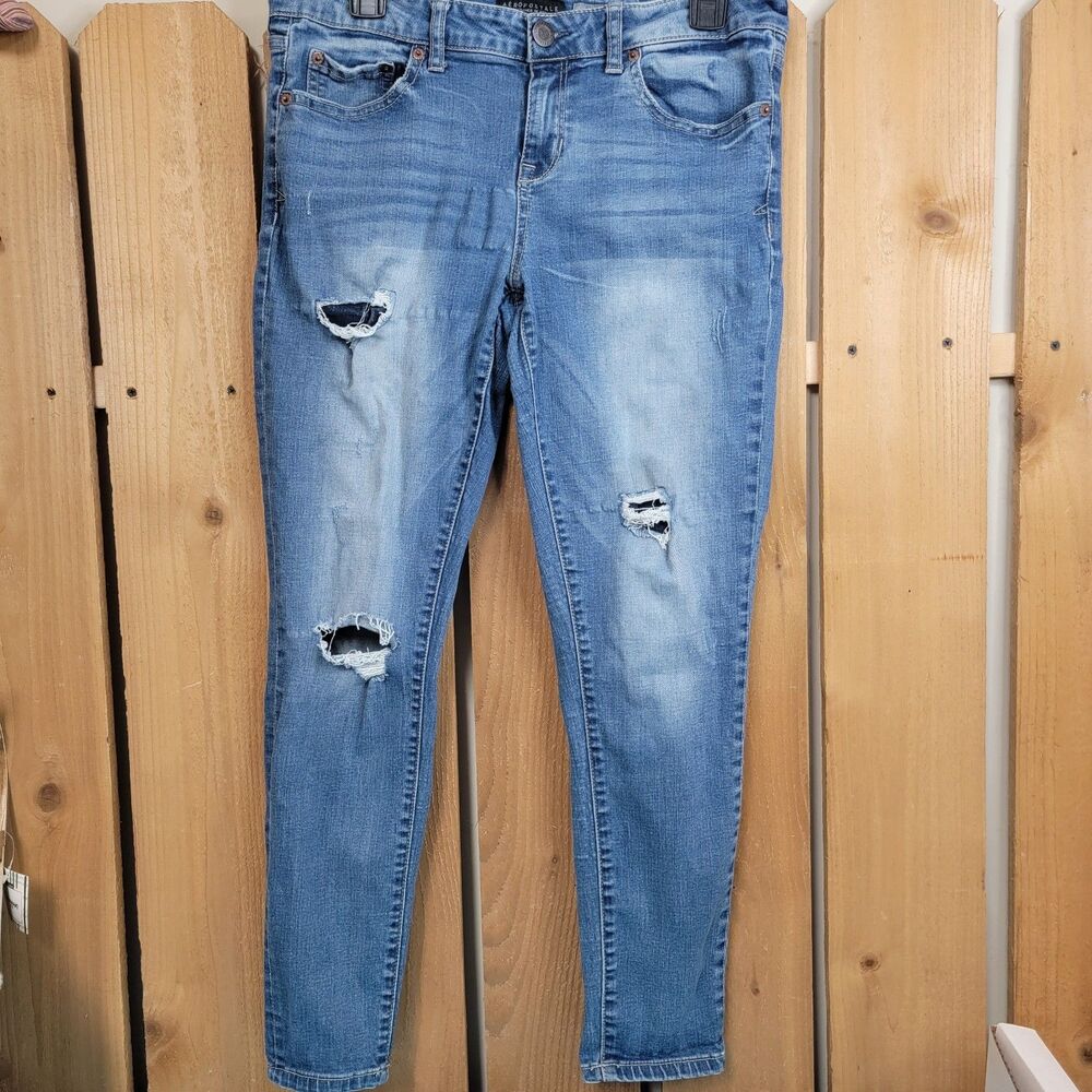 Aeropostale Mid Rise Curvy Jegging Distressed Jeans Size 12 Women's Lightwash